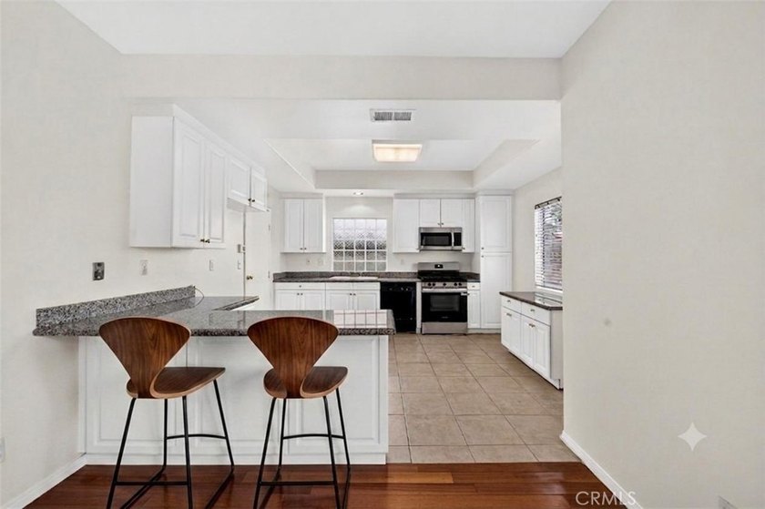 This beautiful 2 -story home locates Shadow Brook Gated - photo 17