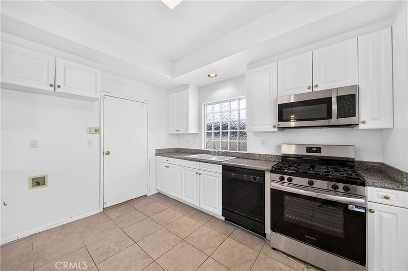 This beautiful 2 -story home locates Shadow Brook Gated - photo 20