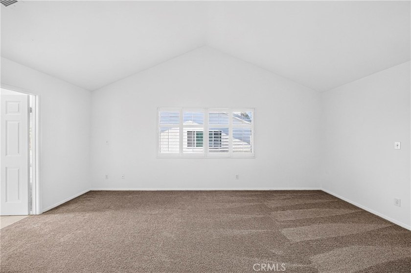 This beautiful 2 -story home locates Shadow Brook Gated - photo 32