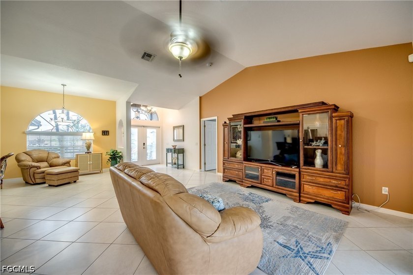 Presenting 2028 SW 44th Terrace, a Gorgeous Waterfront Pool Home - photo 6