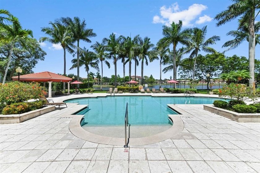 NO RESTRICTIONS...HUGE 3 BEDROOMS 2 BATHS..E SEE IT NOW...ALL - photo 6