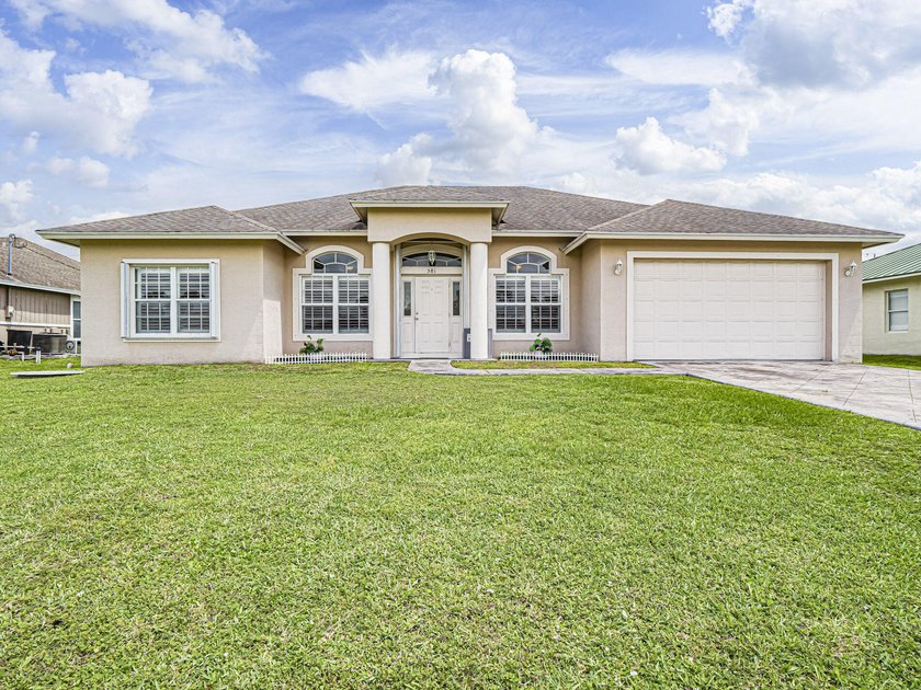 Must-see beautiful 4BR/3BA/2-car garage home with office - photo 3