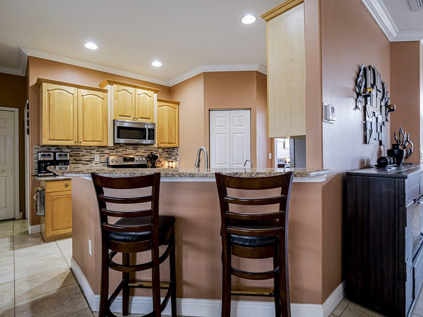 Must-see beautiful 4BR/3BA/2-car garage home with office - photo 8