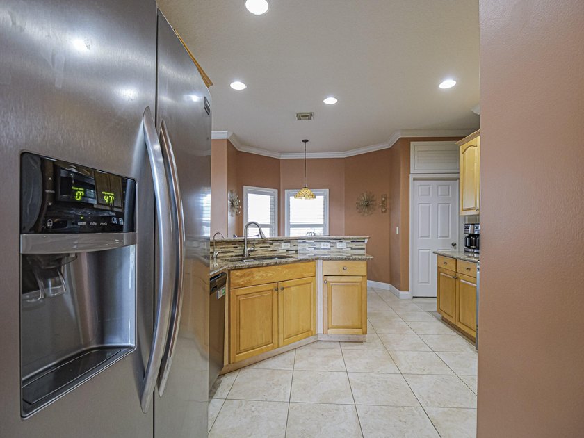 Must-see beautiful 4BR/3BA/2-car garage home with office - photo 9