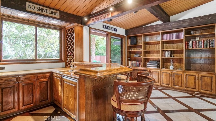 Behind private gates in Malibu, this elegant 3,448 sq ft - photo 10