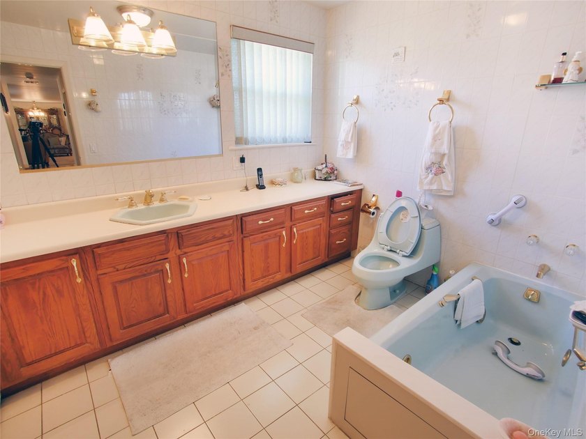 Take this Amazing opportunity to live in a private neighborhood - photo 11