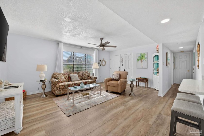 2/2 CONDO ONLY $305K - NEWLY RENOVATED - 9% NET ROIPUBLIC BEACH - photo 12