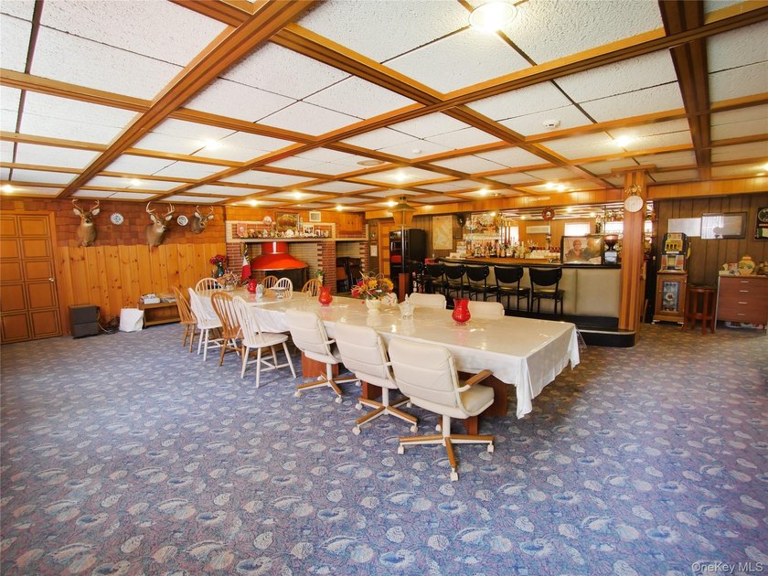 Take this Amazing opportunity to live in a private neighborhood - photo 14