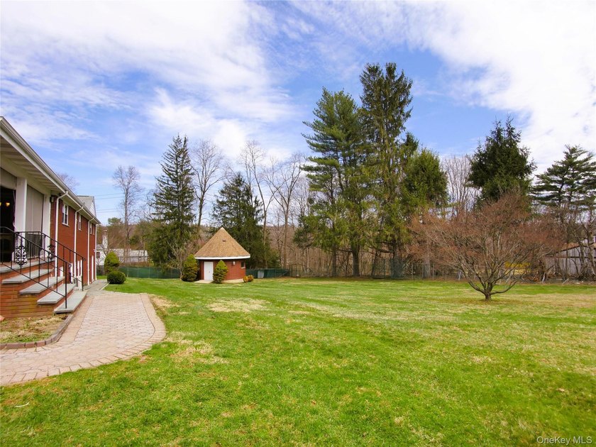 Take this Amazing opportunity to live in a private neighborhood - photo 19