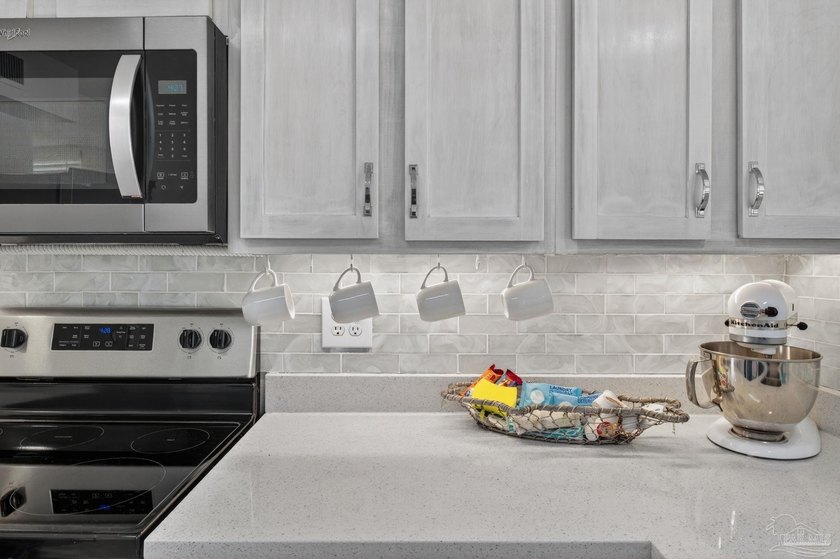 2/2 CONDO ONLY $305K - NEWLY RENOVATED - 9% NET ROIPUBLIC BEACH - photo 20