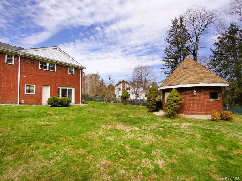Take this Amazing opportunity to live in a private neighborhood - photo 21