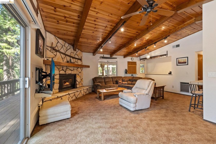 This cozy cabin comes fully furnished and move-in ready! This - photo 3