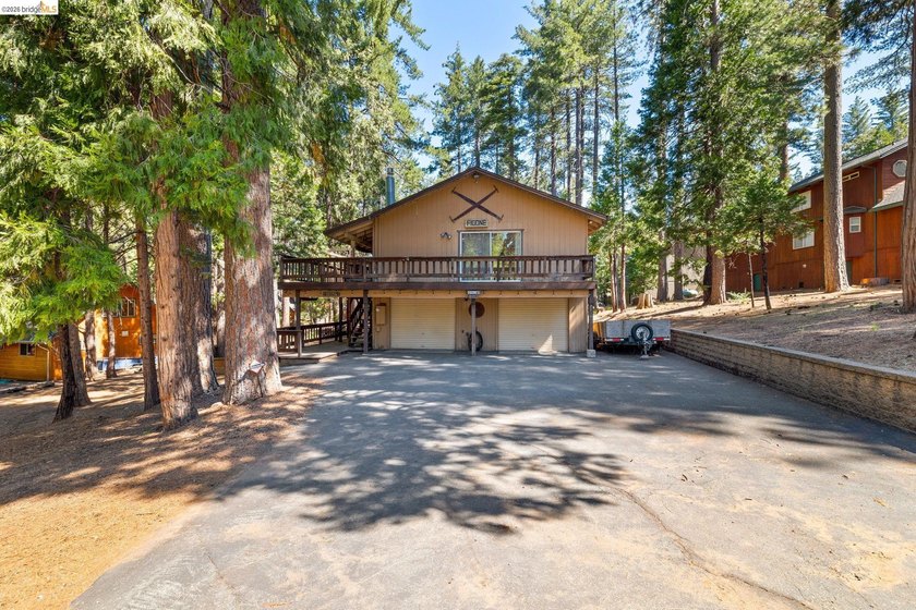 This cozy cabin comes fully furnished and move-in ready! This - photo 6