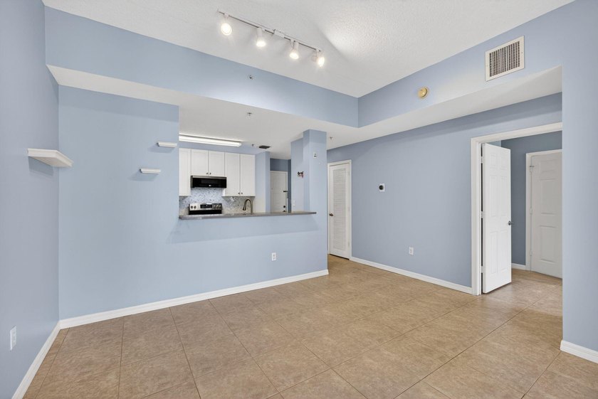 Live in the heart of Abacoa in this beautifully updated - photo 2