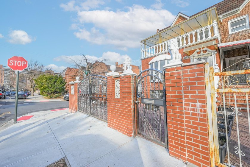 Welcome to this beautifully renovated legal two-family brick - photo 23
