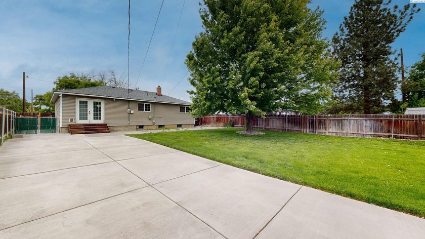 MLS# 293063 Charming and move-in ready, this 2 BD 1 BA home with - photo 25