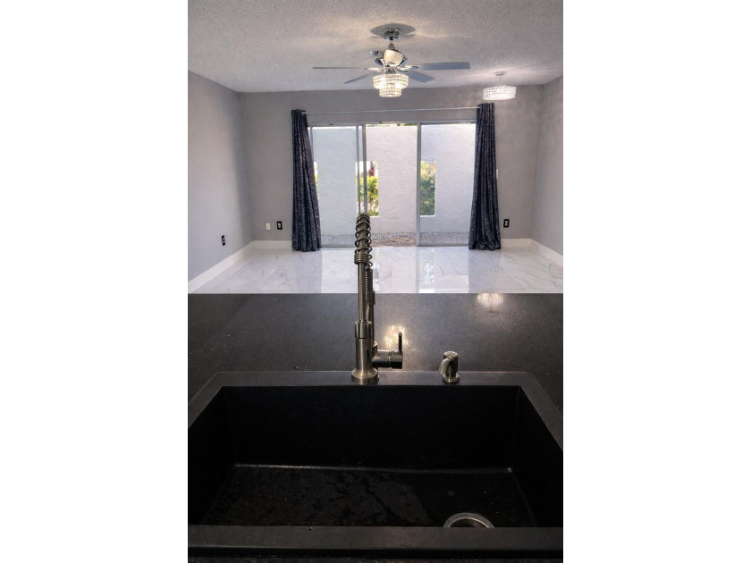 Welcome home! Fully renovated luxury patio home stands far above - photo 12