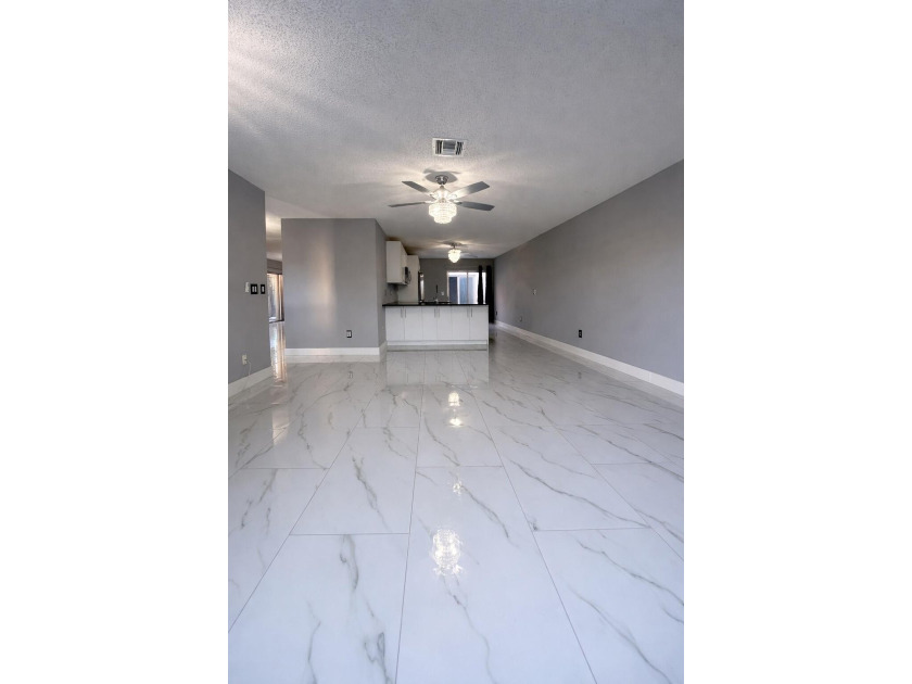 Welcome home! Fully renovated luxury patio home stands far above - photo 13