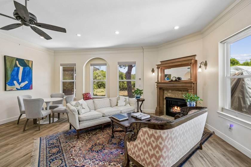 Tucked away in a secluded setting, this impressive three-bedroom - photo 15