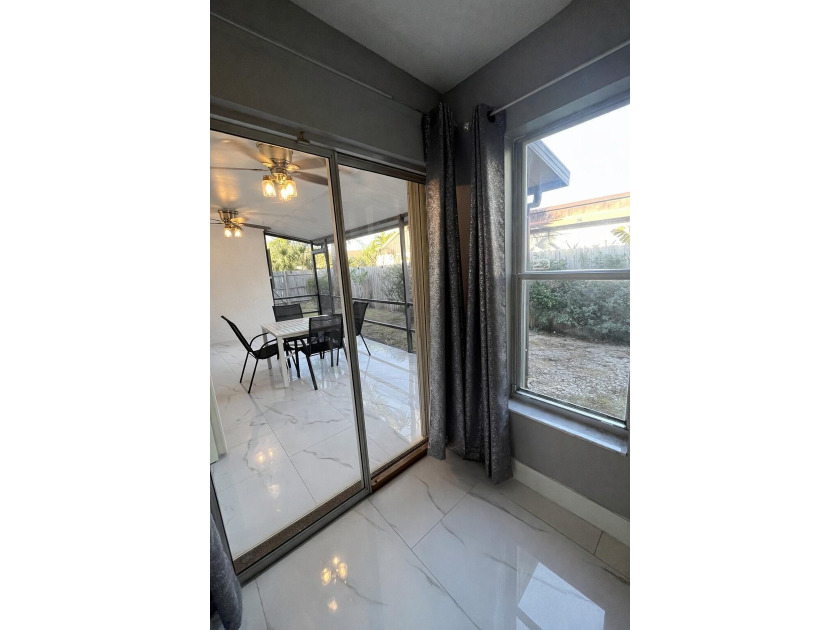 Welcome home! Fully renovated luxury patio home stands far above - photo 20