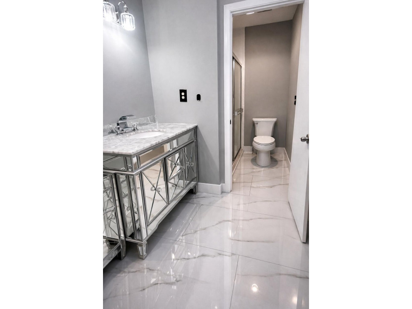 Welcome home! Fully renovated luxury patio home stands far above - photo 21
