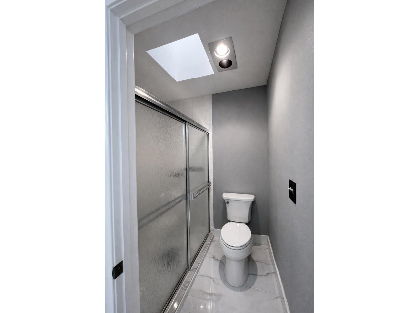 Welcome home! Fully renovated luxury patio home stands far above - photo 23
