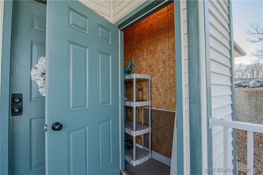Welcome to this beautifully updated 3 bed, 3 bath condo in The - photo 27