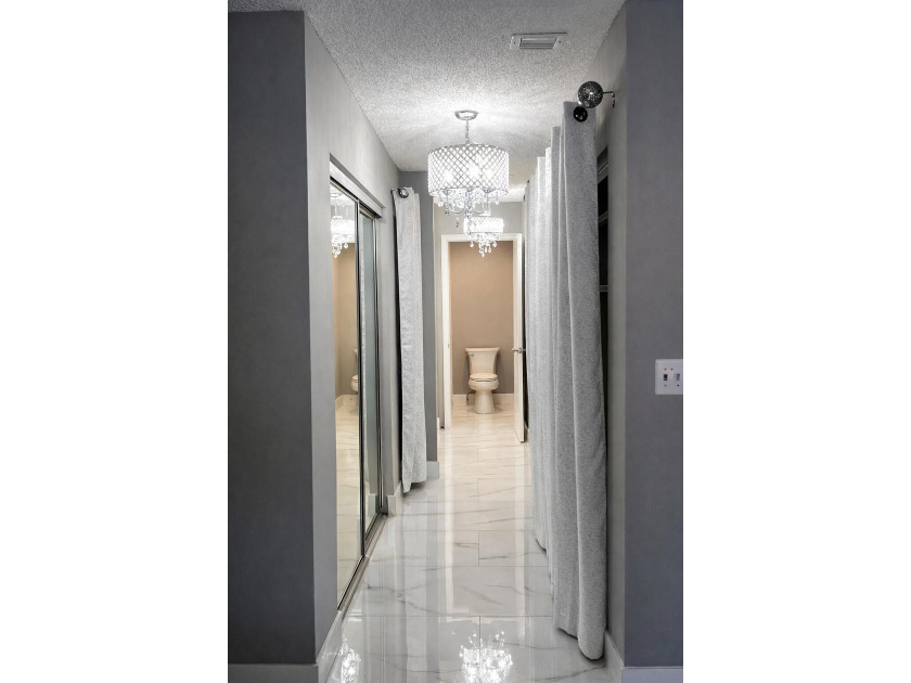 Welcome home! Fully renovated luxury patio home stands far above - photo 28