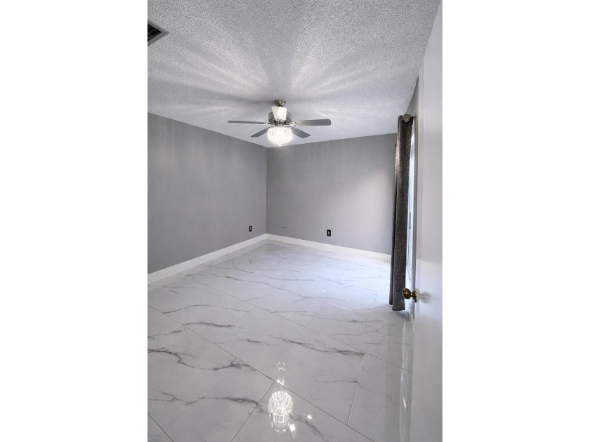 Welcome home! Fully renovated luxury patio home stands far above - photo 33