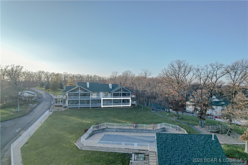 Welcome to this beautifully updated 3 bed, 3 bath condo in The - photo 37