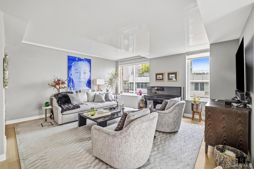 NOT TO BE MISSED:Stunning 4 bedroom 3.5 bath residence with - photo 2