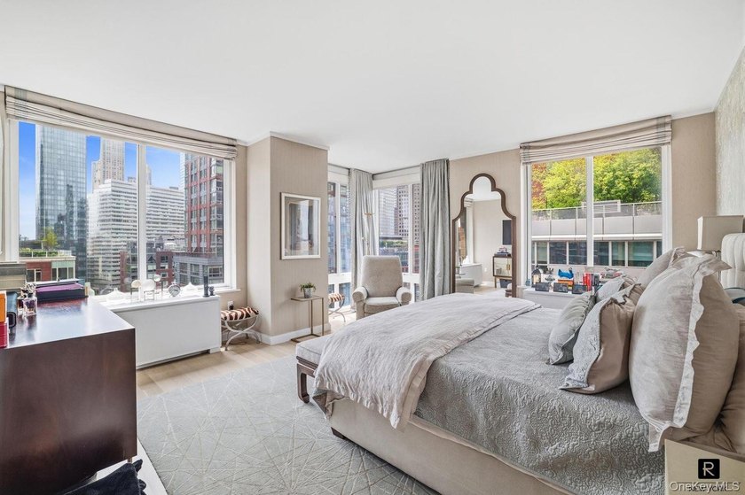 NOT TO BE MISSED:Stunning 4 bedroom 3.5 bath residence with - photo 7