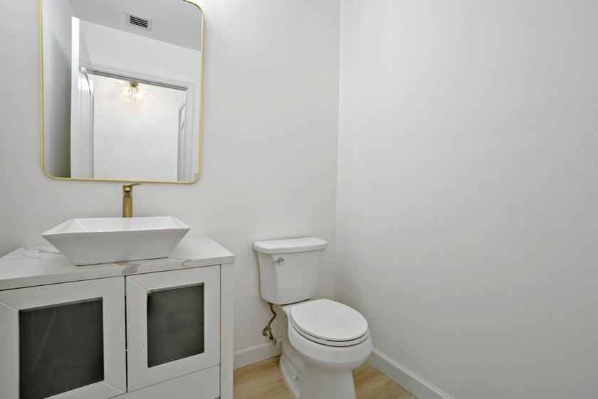 Fabulous Two-Story Boutique Loft Experience this exquisite - photo 9