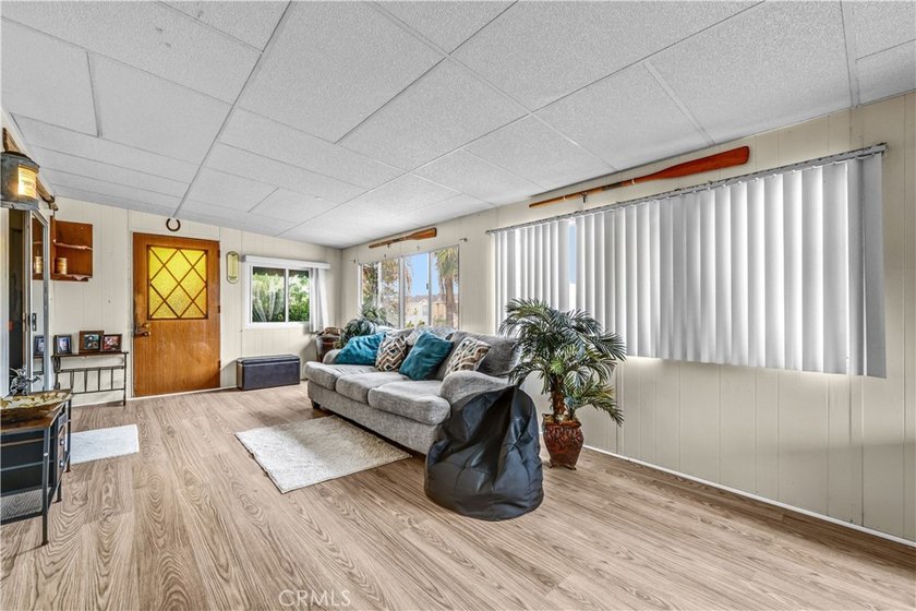 * *MOVE IN READY CORNER LOT WITH TIKI ROOM AND LARGE YARD.* - photo 9