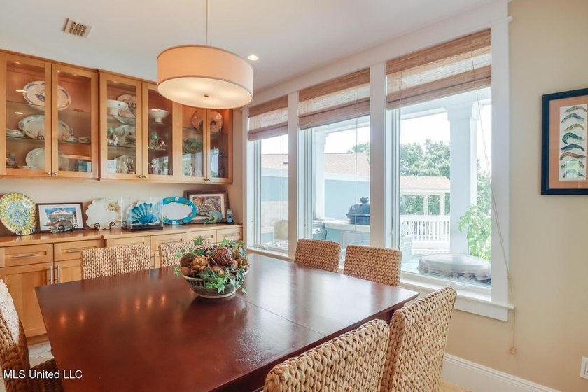 Home priced below Appraised Value. Built in Equity on this - photo 24