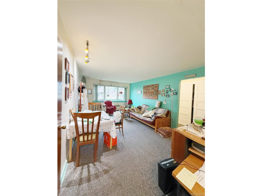 Beautiful One-Bedroom Garden-Style Apartment! Located on the - photo 5