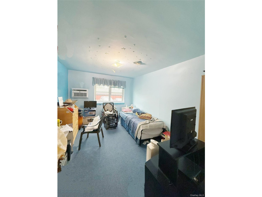 Beautiful One-Bedroom Garden-Style Apartment! Located on the - photo 7