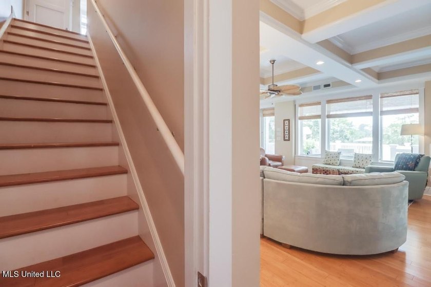 Home priced below Appraised Value. Built in Equity on this - photo 36