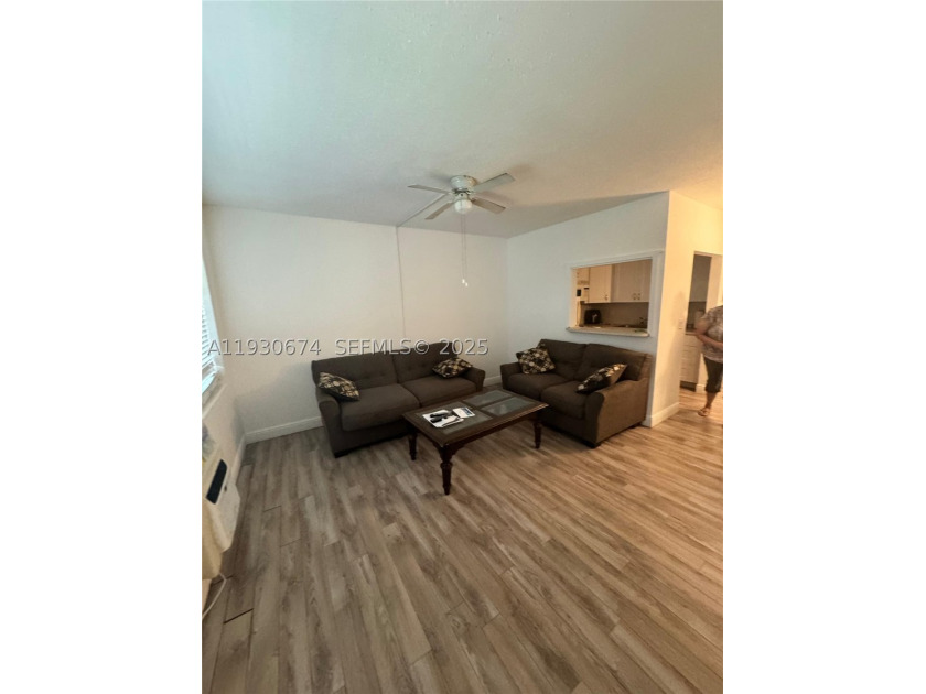 IMMACULATE 2ND FL. UNIT. TOTALLY UPGRADED INCLUDING APPLIANCES - photo 2