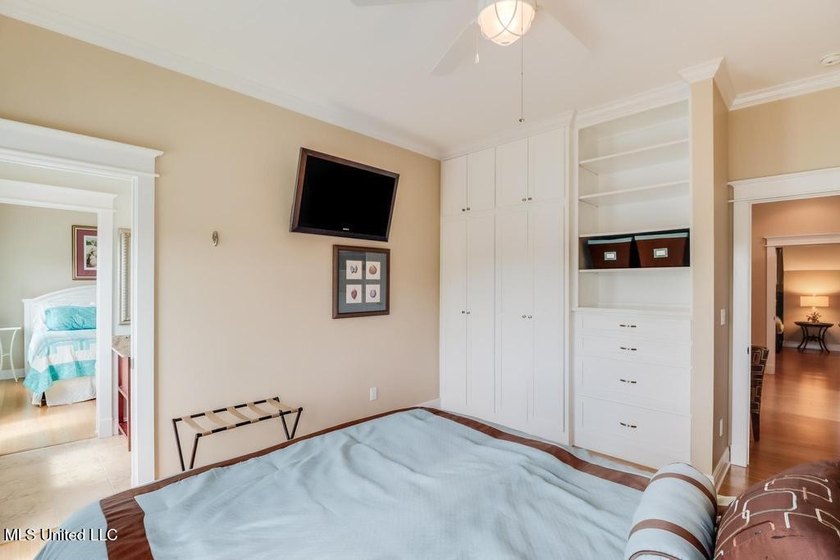 Home priced below Appraised Value. Built in Equity on this - photo 49