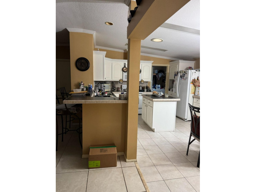 Charming mobile home featuring 3 bedrooms, 2 bathrooms, All age - photo 5