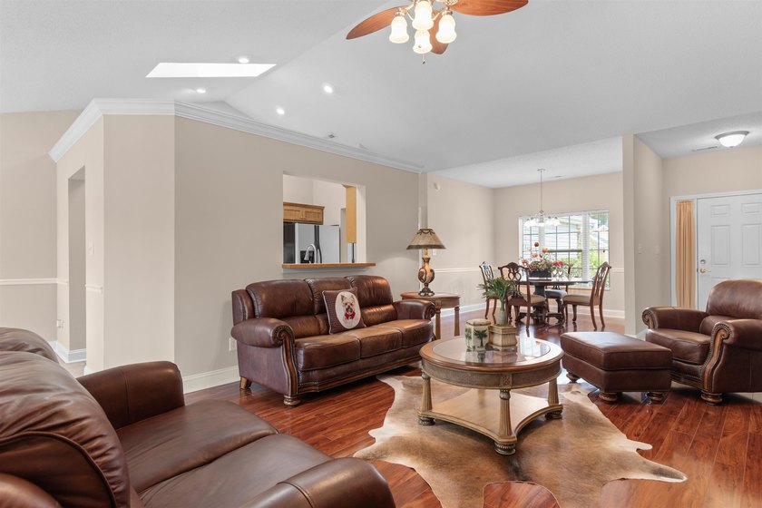 Wonderful 3-bedroom, 2-bathroom retirement home in the highly - photo 13