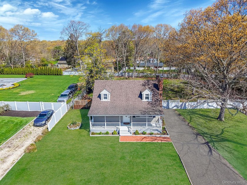 Beautiful Move-In Cape-Cod with Updated Kitchen With Lots Of - photo 18