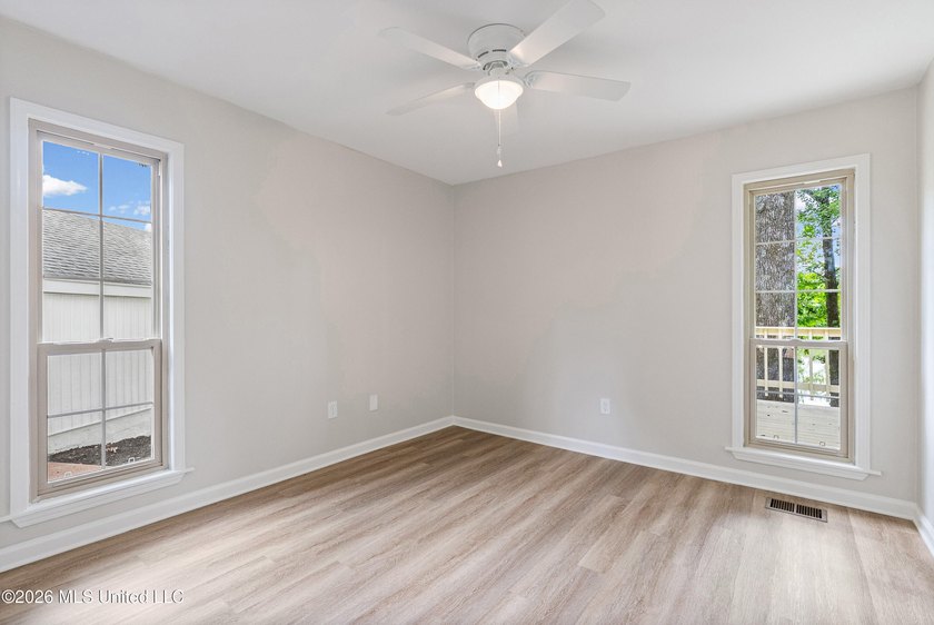 LIFE ON THE LAKE!! GORGEOUS TOTALLY RENOVATED HOME WITH THE MOST - photo 19