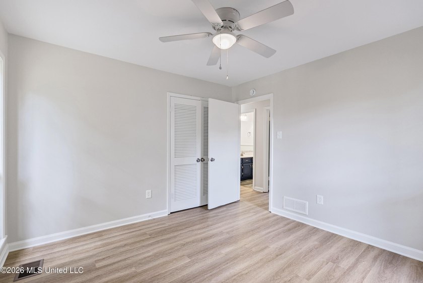 LIFE ON THE LAKE!! GORGEOUS TOTALLY RENOVATED HOME WITH THE MOST - photo 20