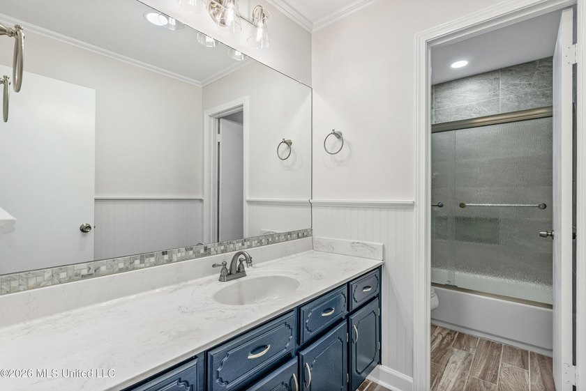 LIFE ON THE LAKE!! GORGEOUS TOTALLY RENOVATED HOME WITH THE MOST - photo 21