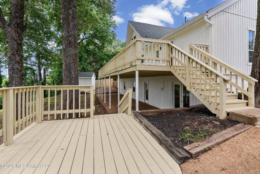 LIFE ON THE LAKE!! GORGEOUS TOTALLY RENOVATED HOME WITH THE MOST - photo 37