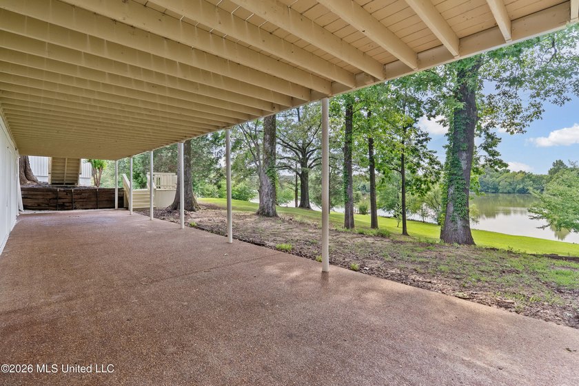 LIFE ON THE LAKE!! GORGEOUS TOTALLY RENOVATED HOME WITH THE MOST - photo 39