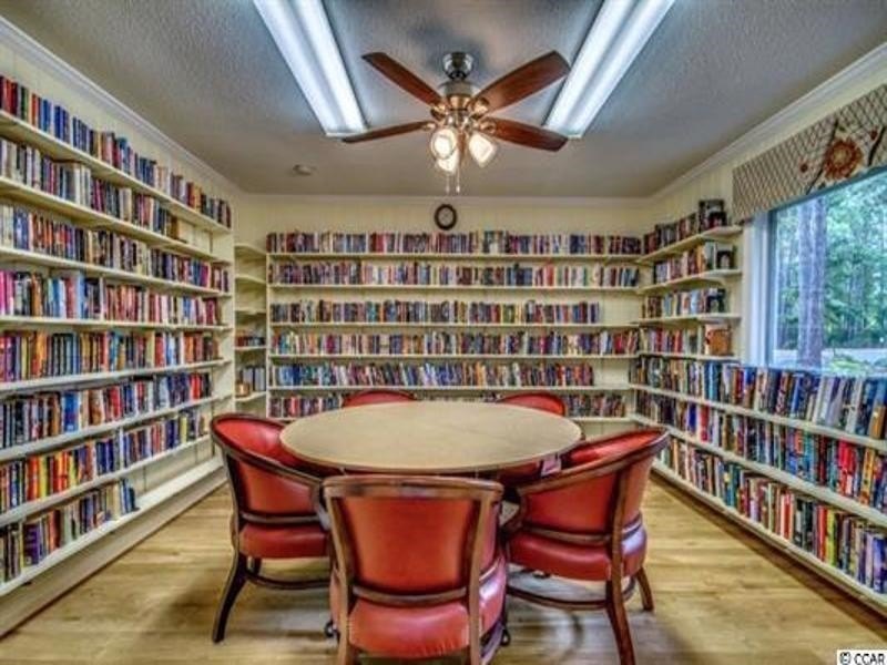 Wonderful 3-bedroom, 2-bathroom retirement home in the highly - photo 42