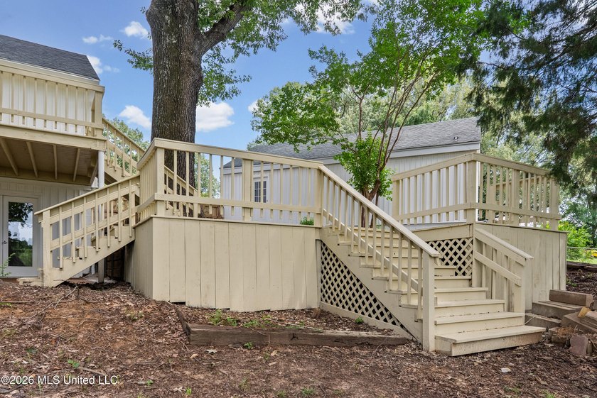 LIFE ON THE LAKE!! GORGEOUS TOTALLY RENOVATED HOME WITH THE MOST - photo 42